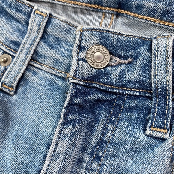 Levi’s Strauss Ribcage Bell Jeans - Picture 3 of 7